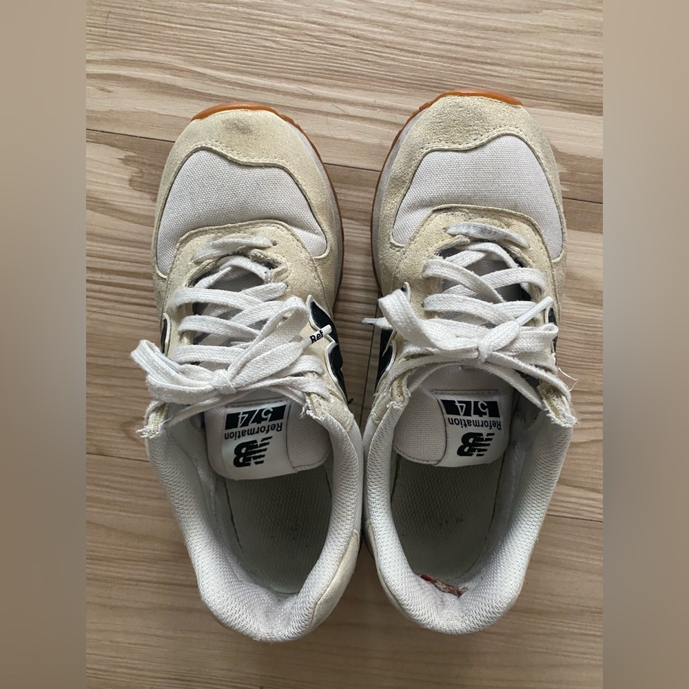 New Balance 574 Women’s Sneakers in Cream and Tan with navy Logo